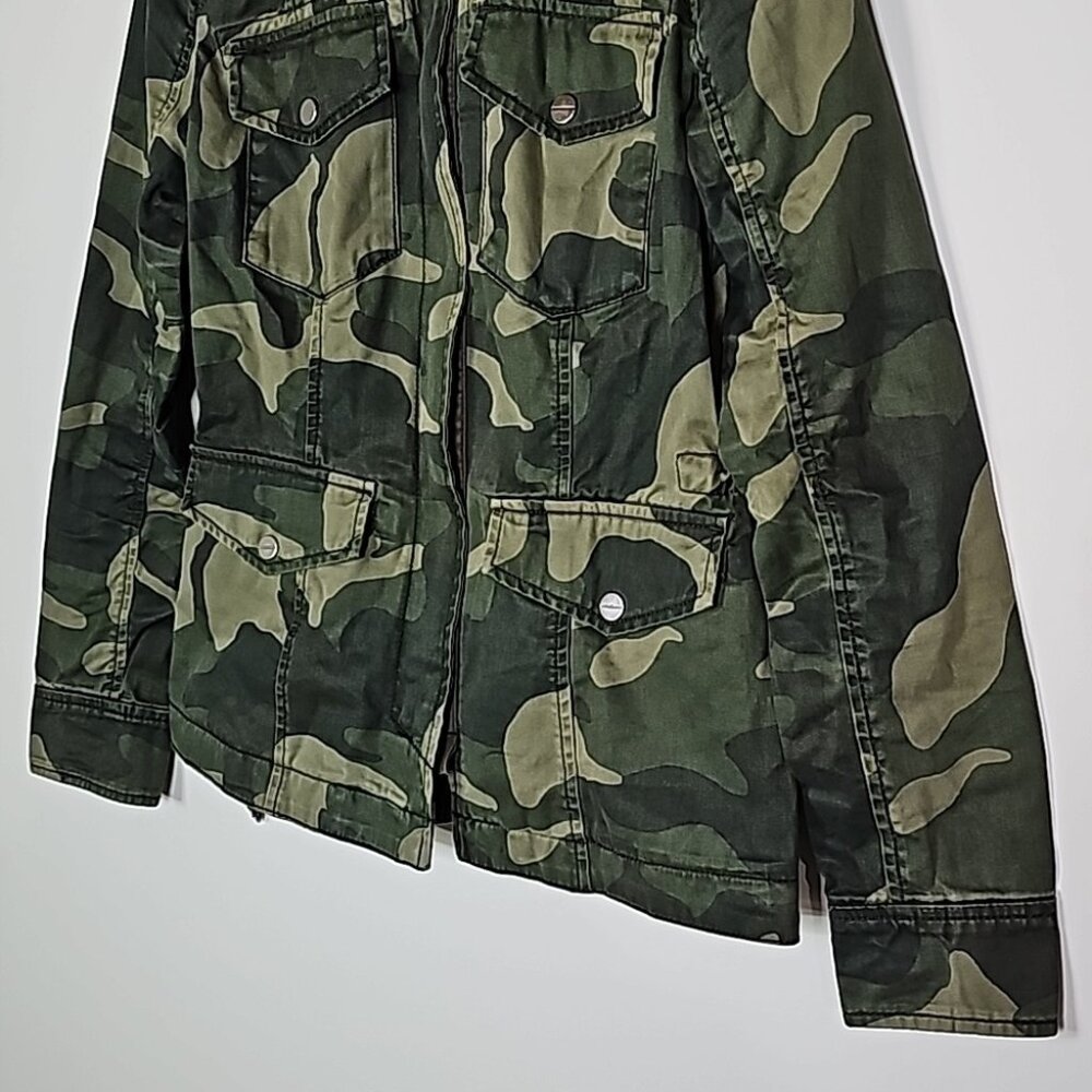 ABERCROMBIE & Fitch xs army camo zip up jacket - Picture 3 of 7